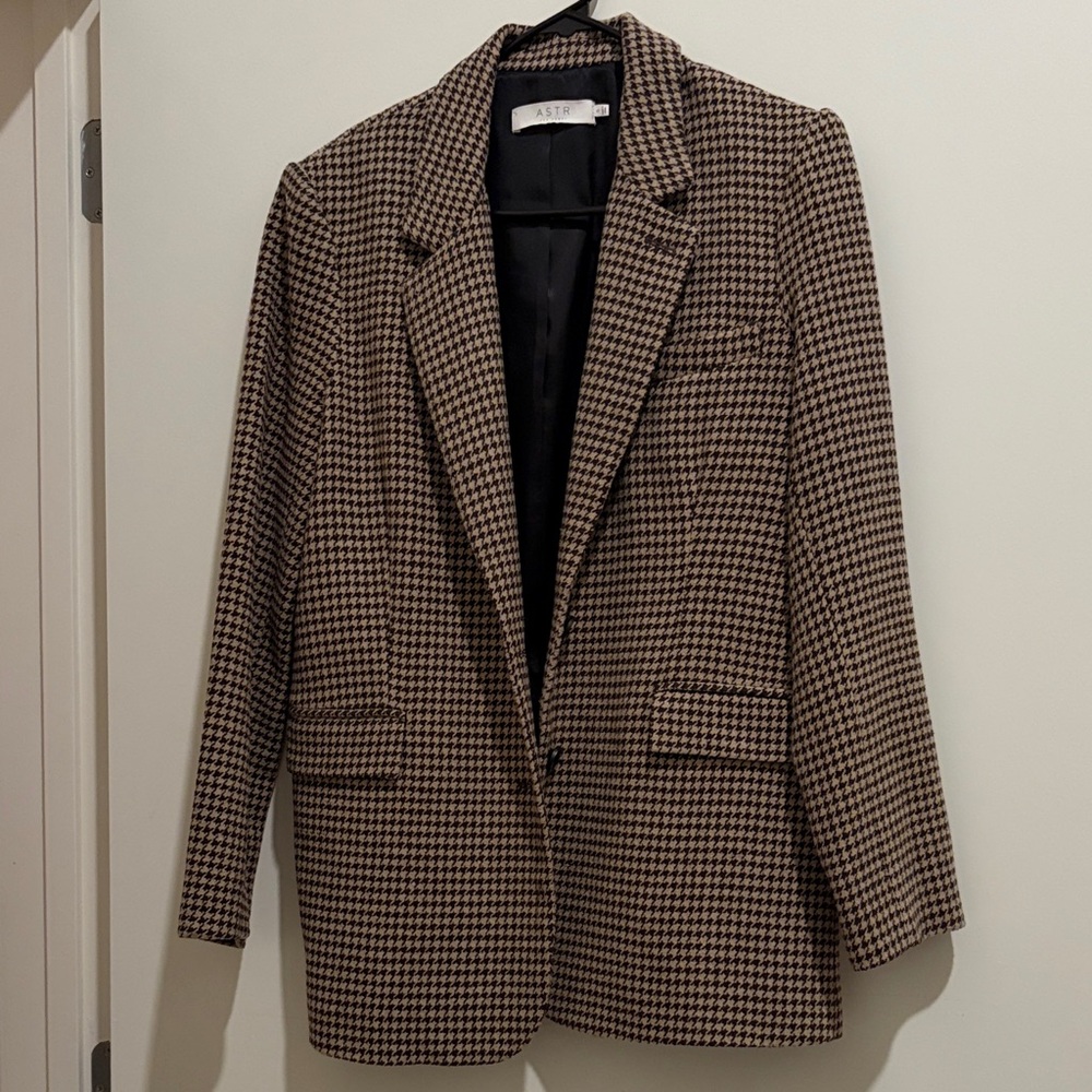 ASTR Classic Houndstooth Jacket